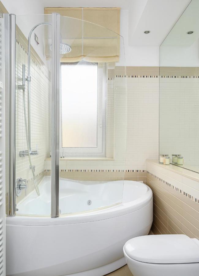 Stylish condo with jacuzzi garibaldi sempione 85m2 Milano Esterno foto