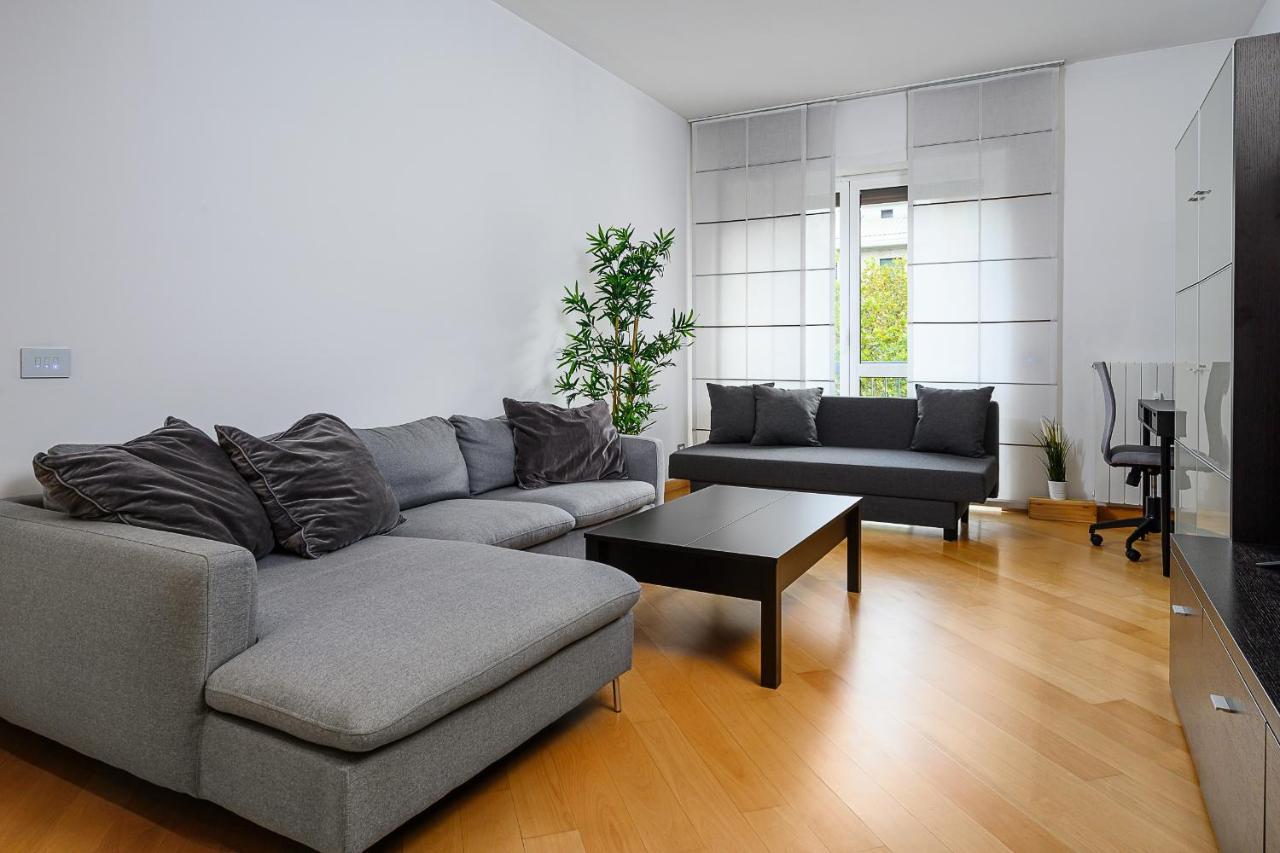 Stylish condo with jacuzzi garibaldi sempione 85m2 Milano Esterno foto