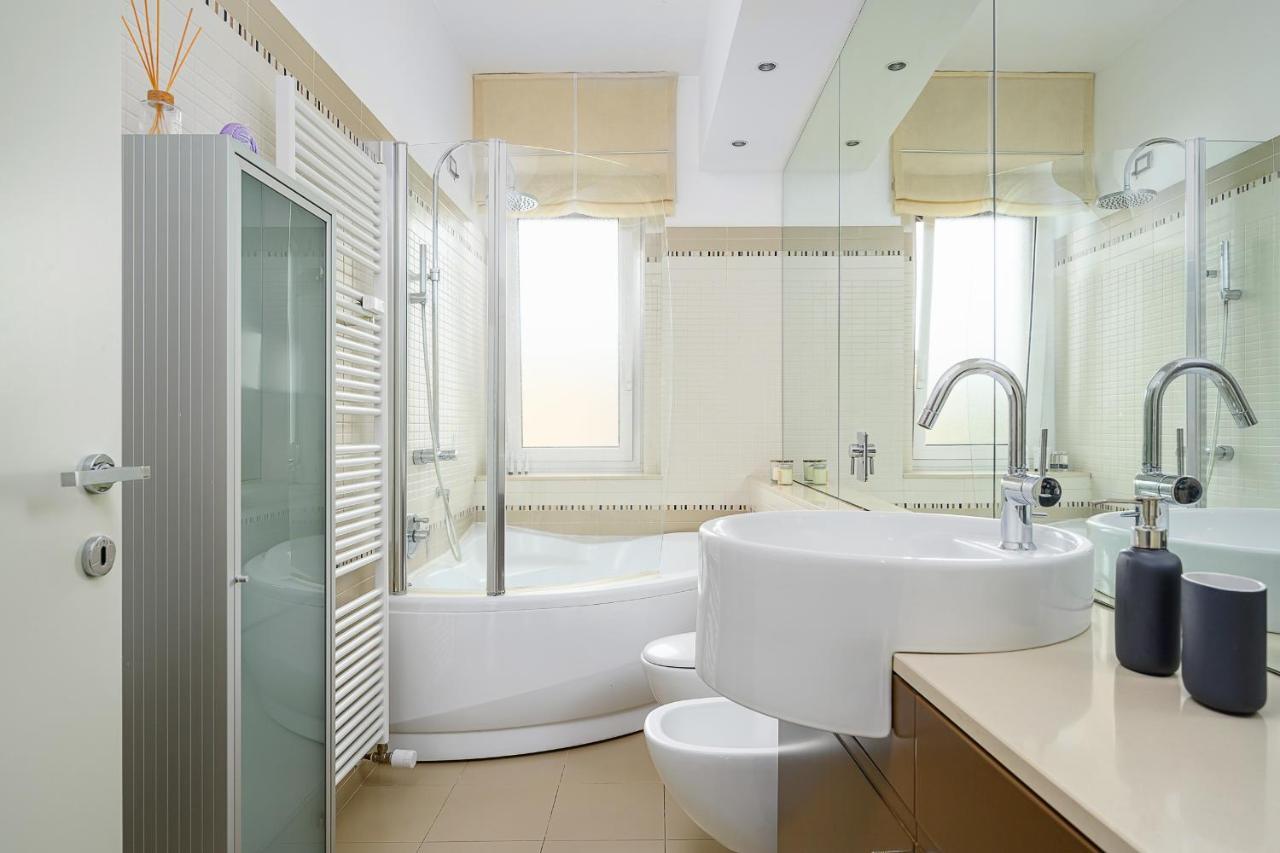 Stylish condo with jacuzzi garibaldi sempione 85m2 Milano Esterno foto